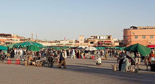 La place Jemaa el-Fna à Marrakech en fin de journée