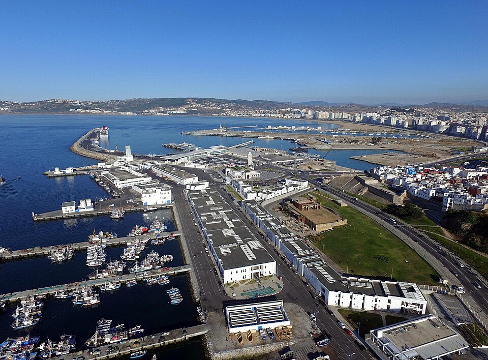 Vue aérienne du port de Tanger Ville et de la baie